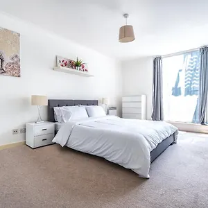  Apartment Luxury In Canary Wharf